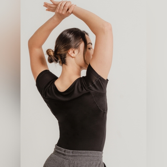 Women's Sweat Proof T-Shirt Scoop Neck 100% Ringspun Combed Cotton in Black - Picture 3 of 14